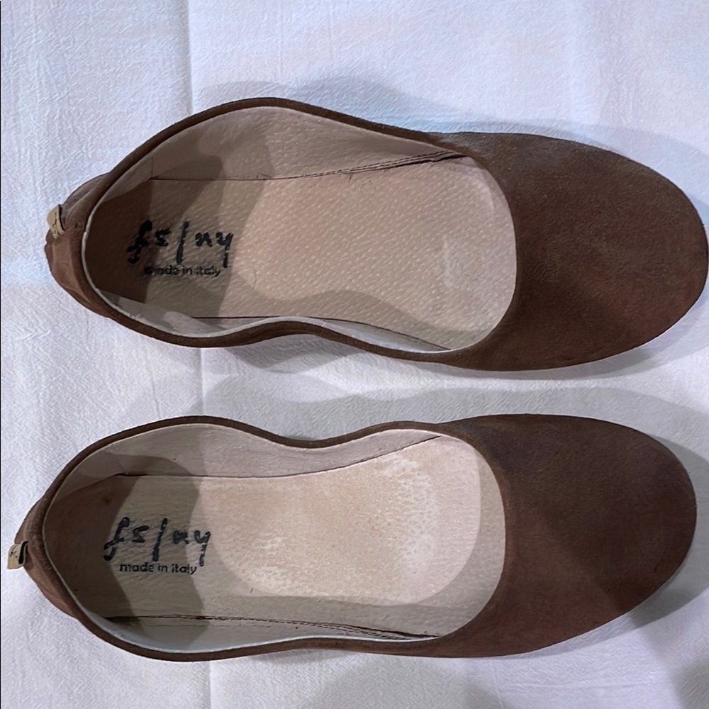 Moussy Brown Suede Flats with Rounded Toe